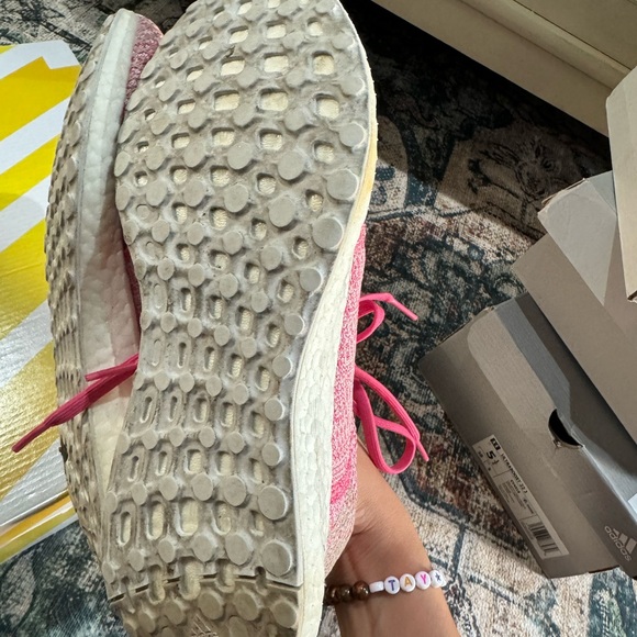 Adidas Puré Boost  pink ! Size 6 in kids /7.5 in women’s - Picture 3 of 6